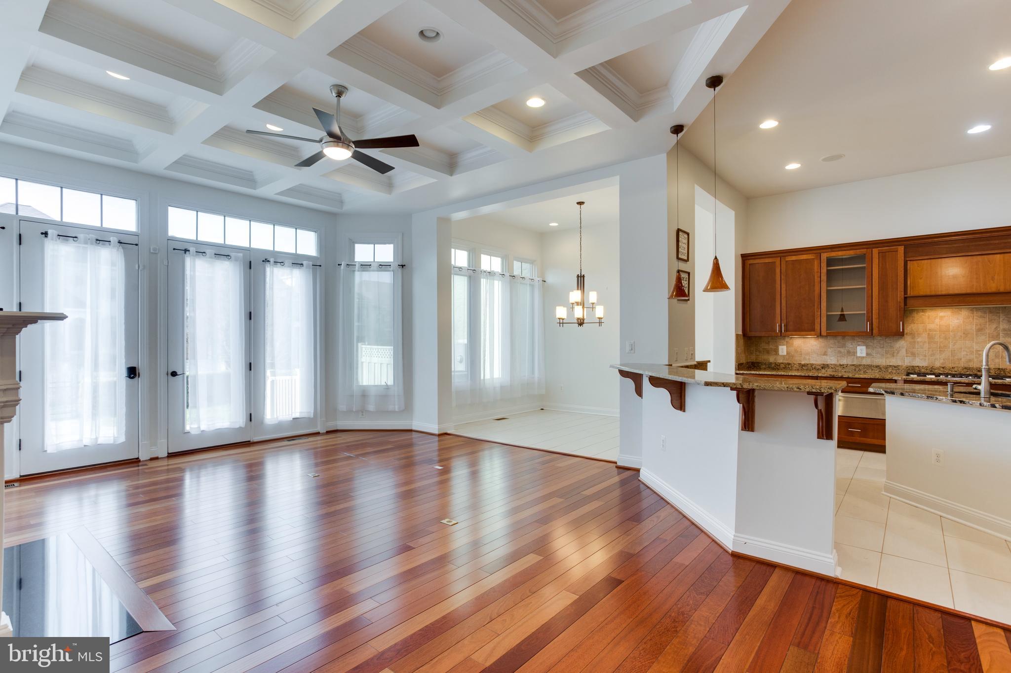 18353 FAIRWAY OAKS SQUARE