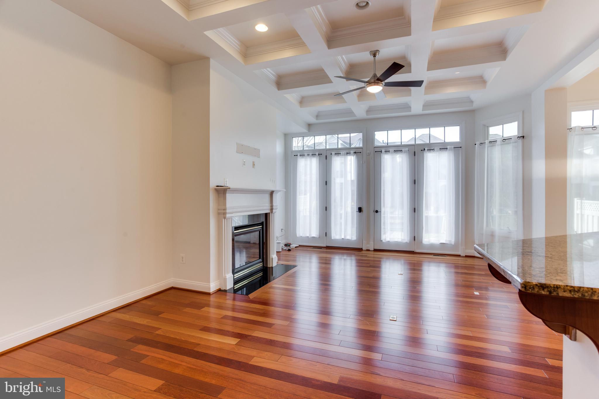 18353 FAIRWAY OAKS SQUARE