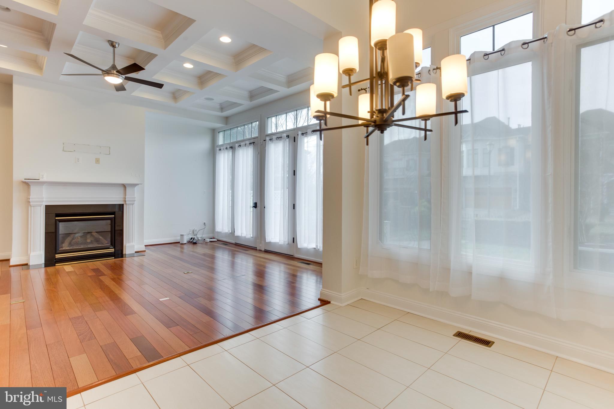 18353 FAIRWAY OAKS SQUARE