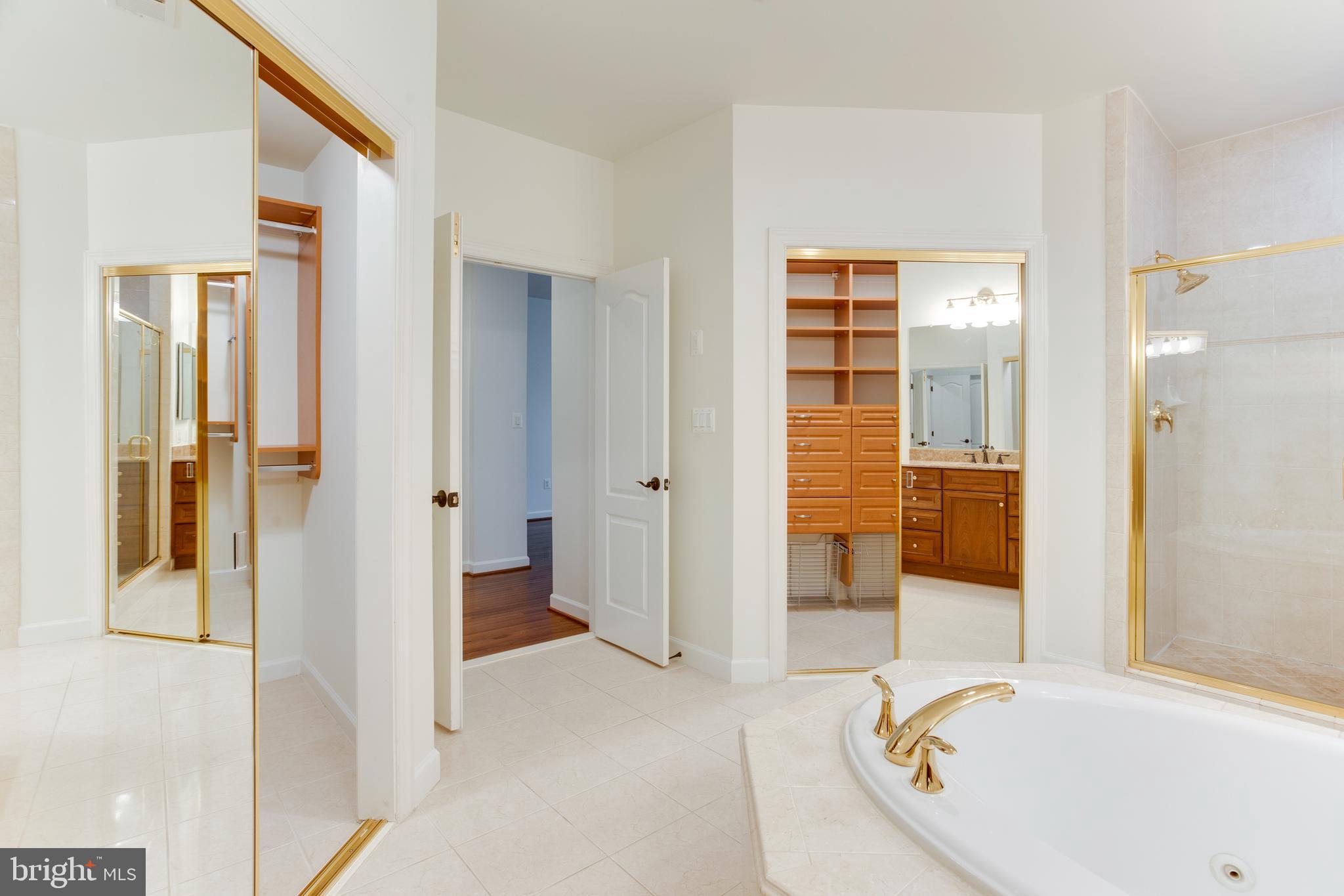18353 FAIRWAY OAKS SQUARE