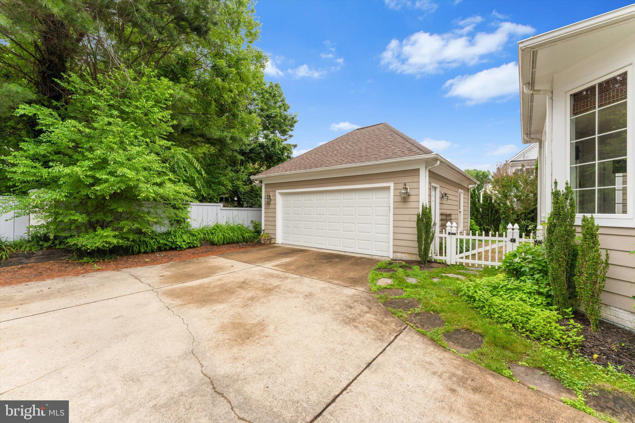116 Desales Dr