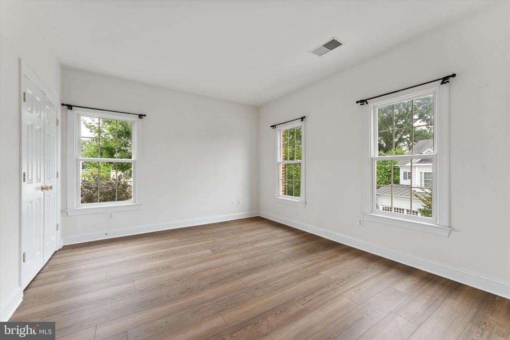 116 Desales Dr