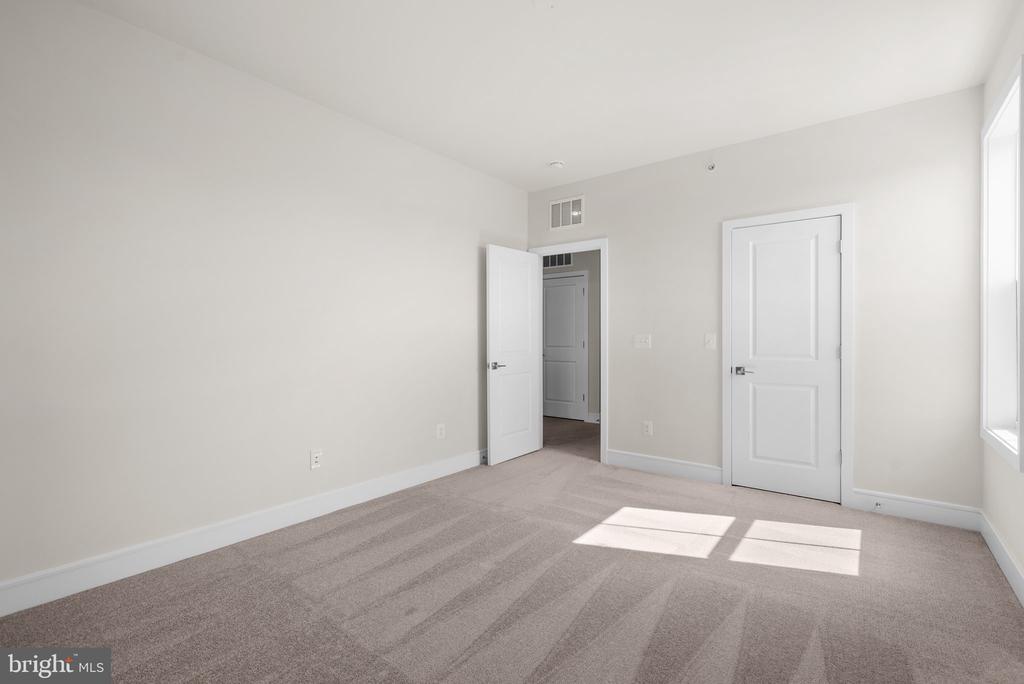 43176 Farringdon Sq