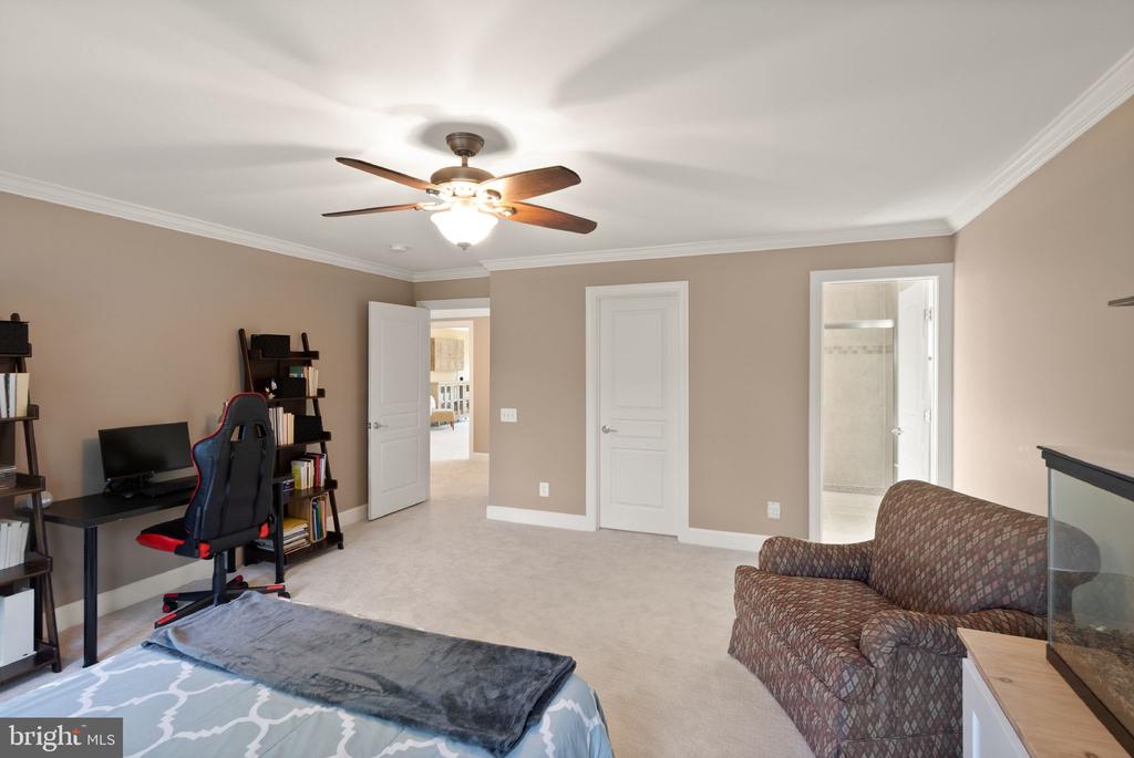 20926 McIntosh Pl