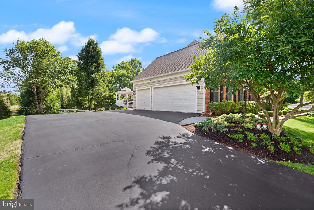 20926 McIntosh Pl
