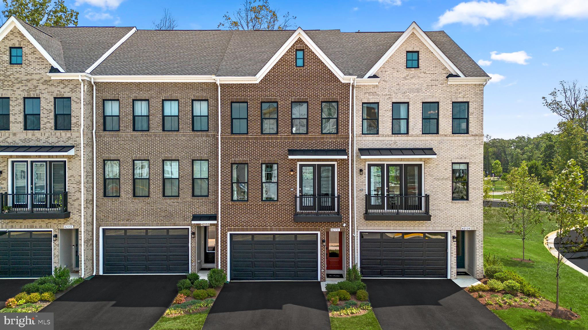 42131 Shining Star Sq