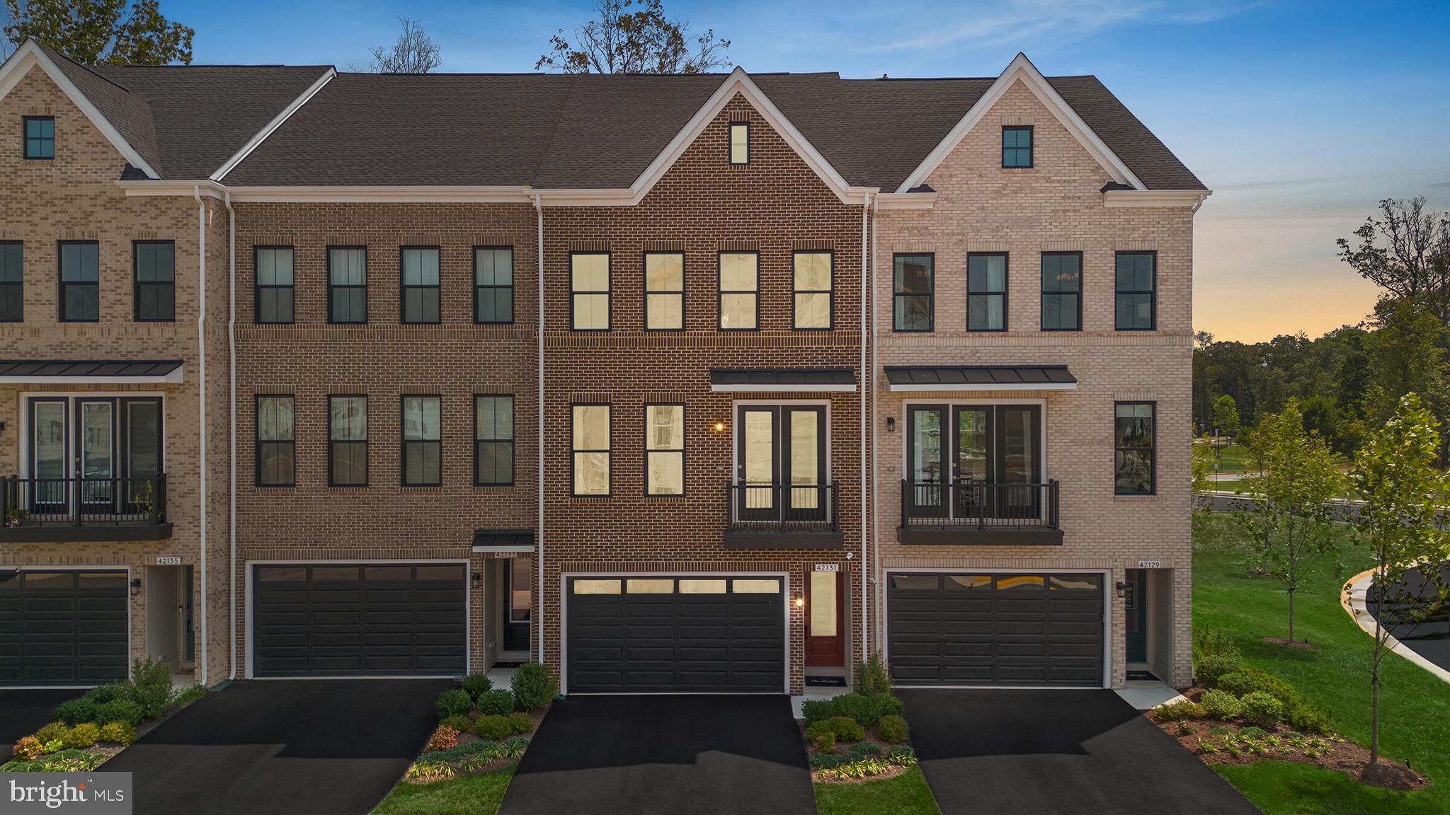 42131 Shining Star Sq