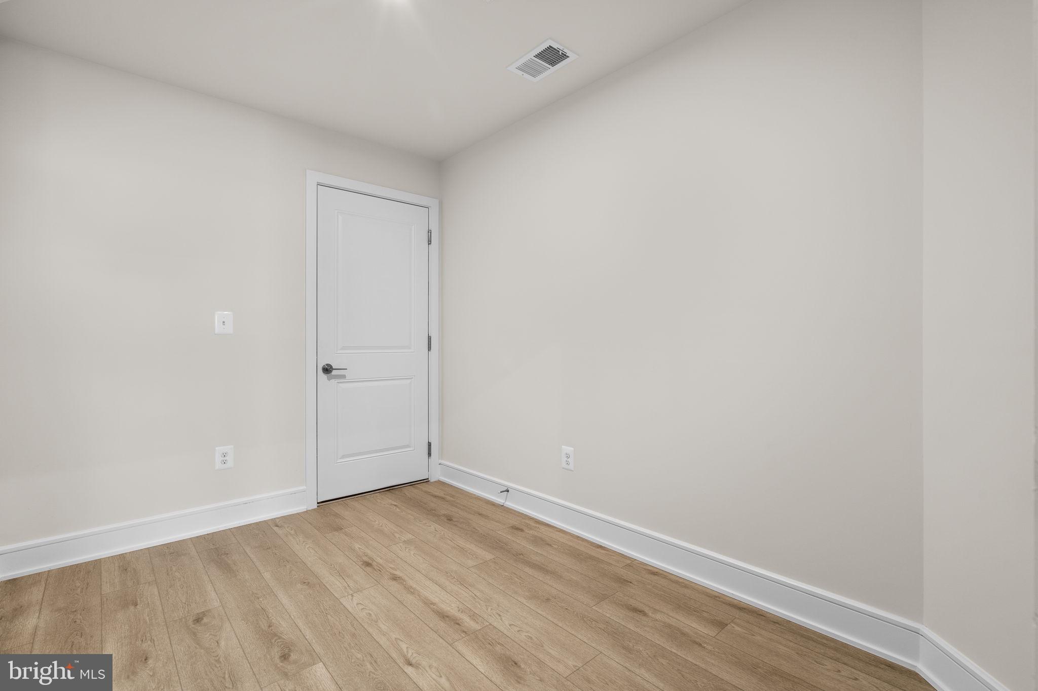 21756 Dollis Hill Ter