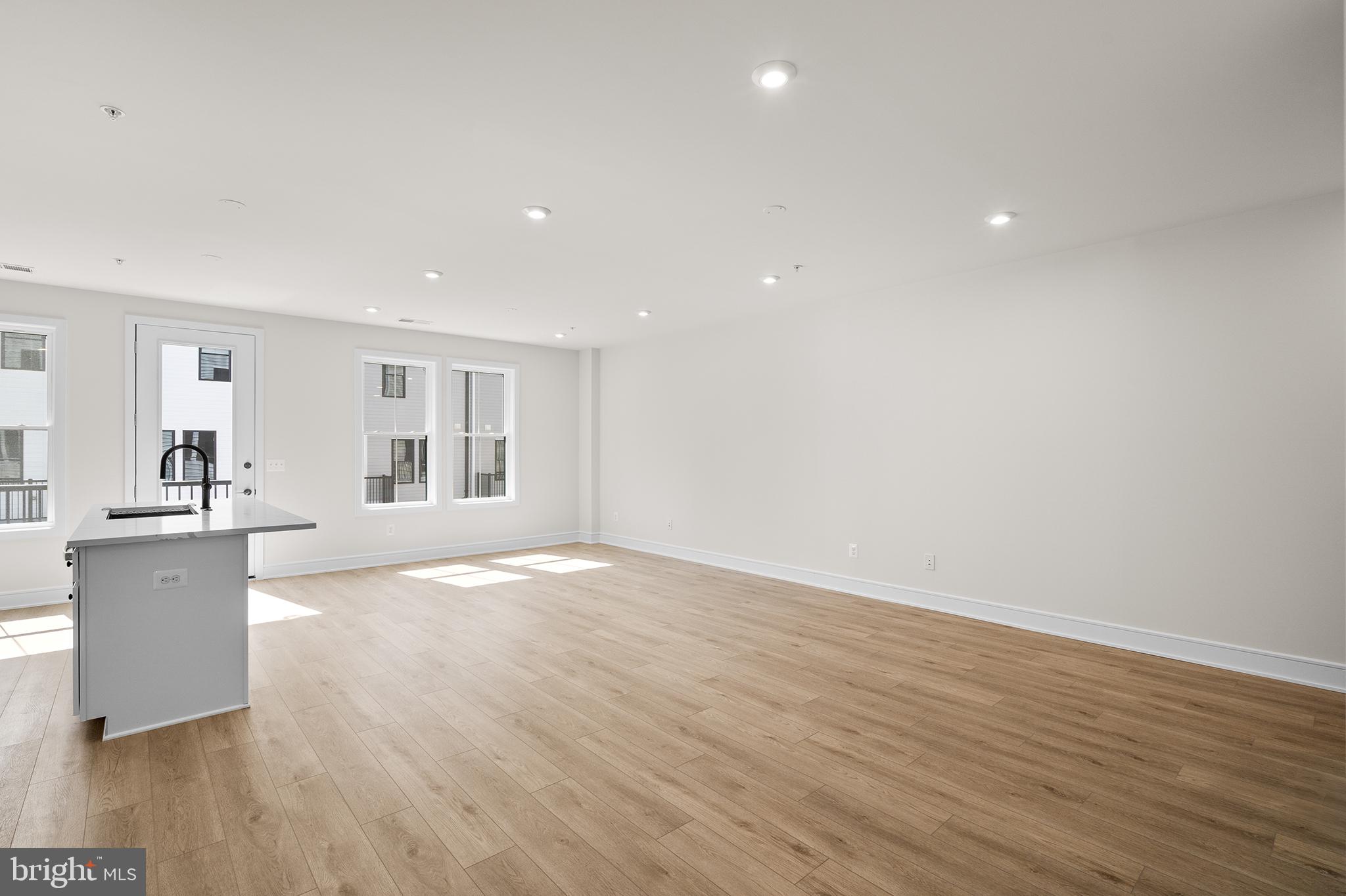 21756 Dollis Hill Ter