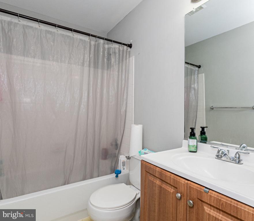 45518 Lakemont Sq