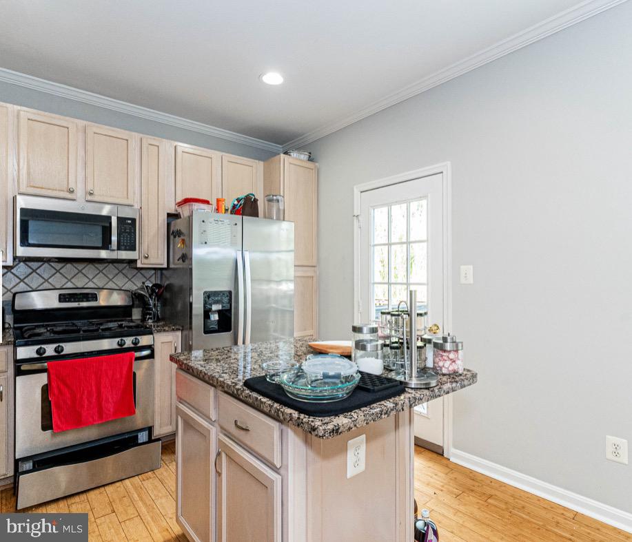 45518 Lakemont Sq