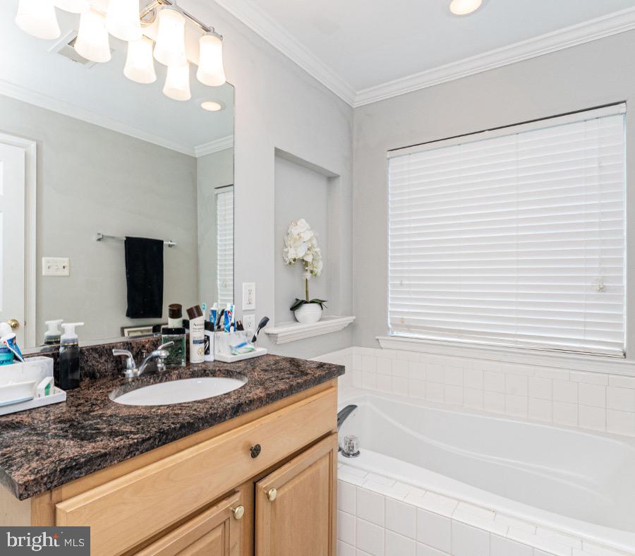 45518 Lakemont Sq