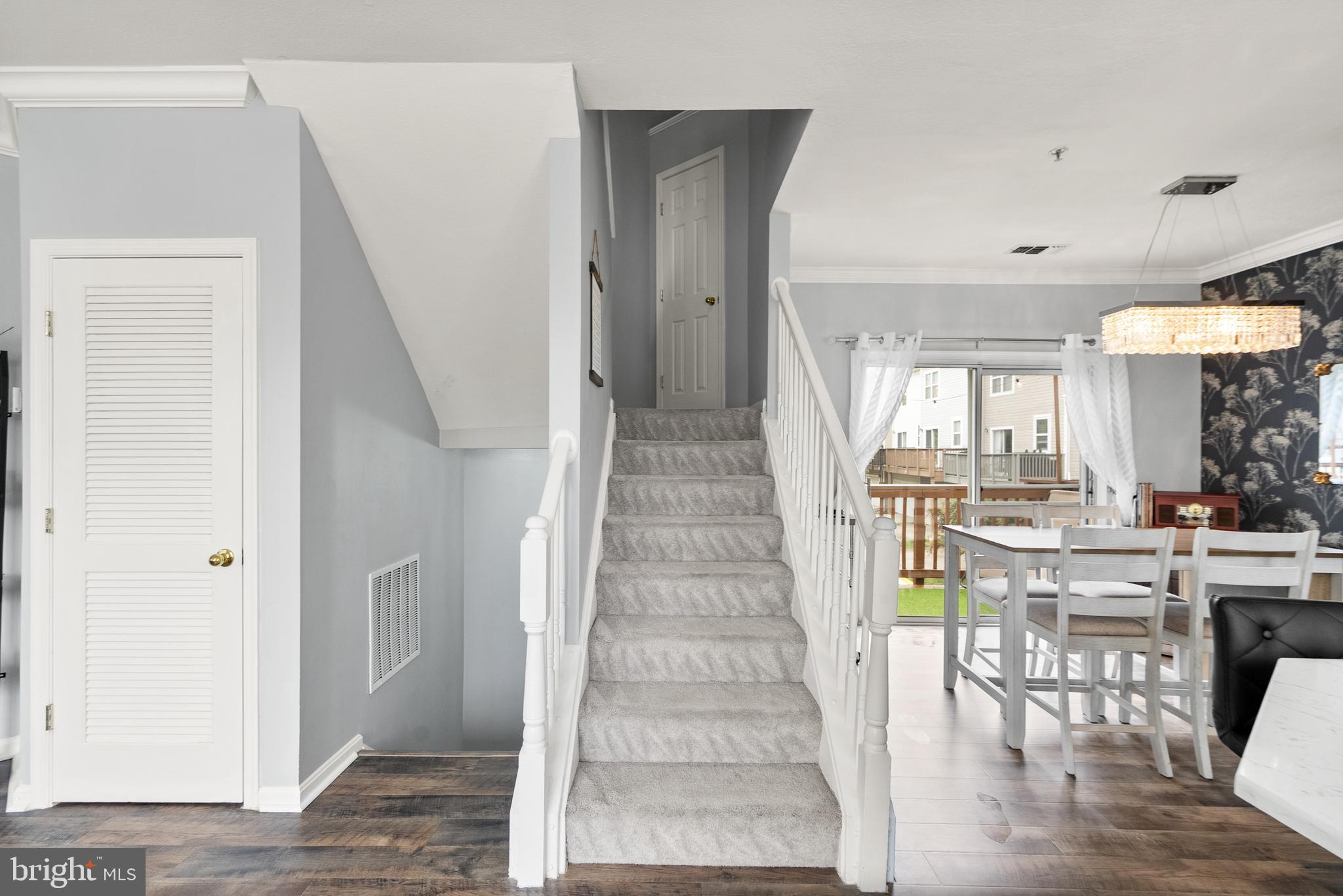 21776 Dragons Green Sq