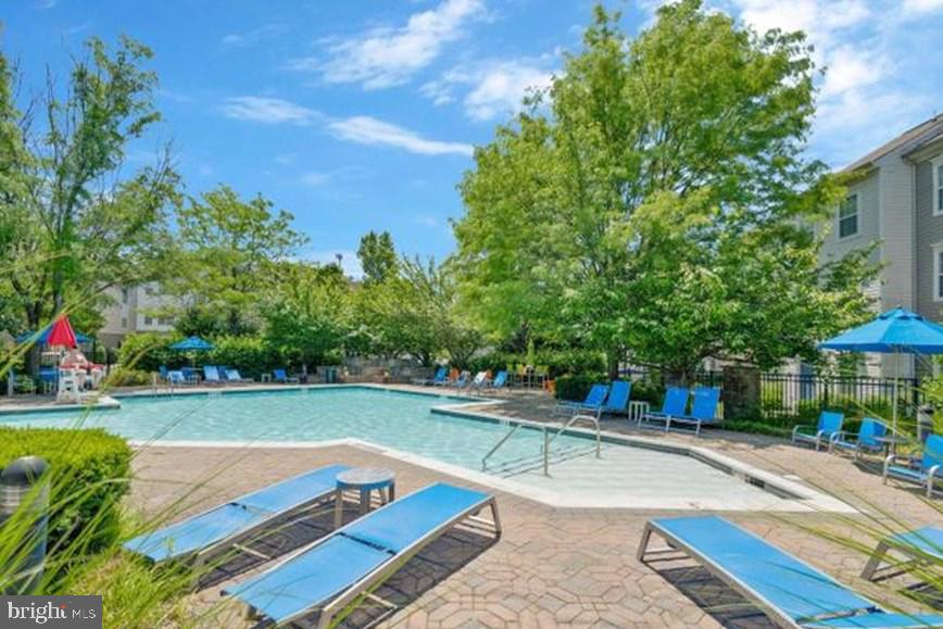 21776 Dragons Green Sq