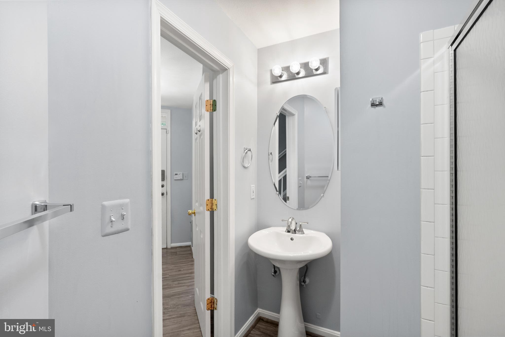 21776 Dragons Green Sq