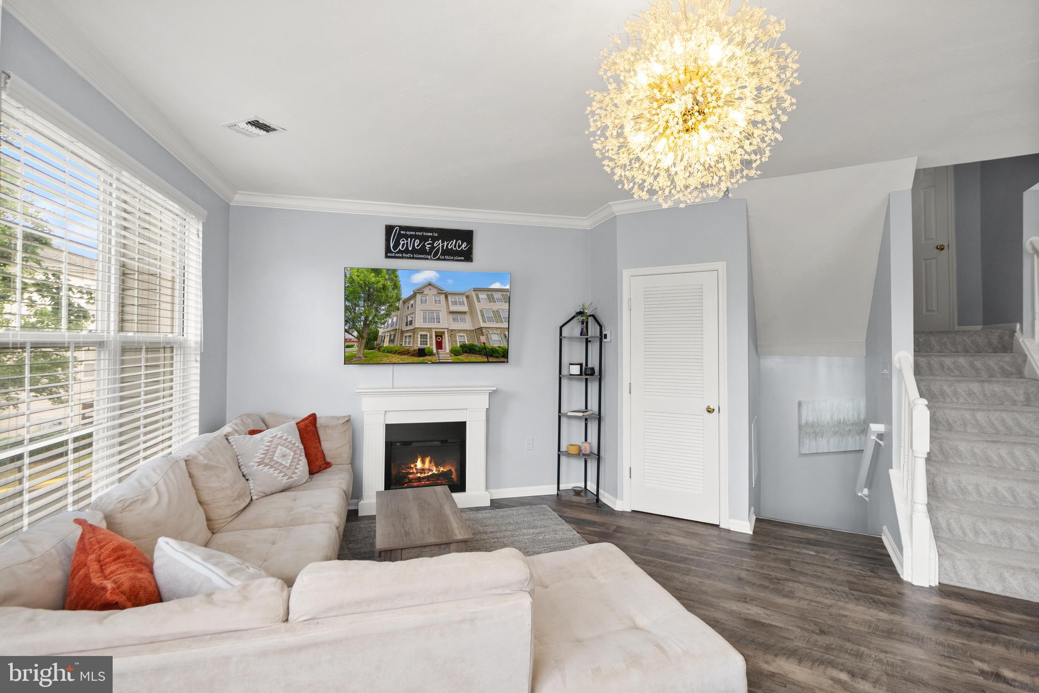 21776 Dragons Green Sq