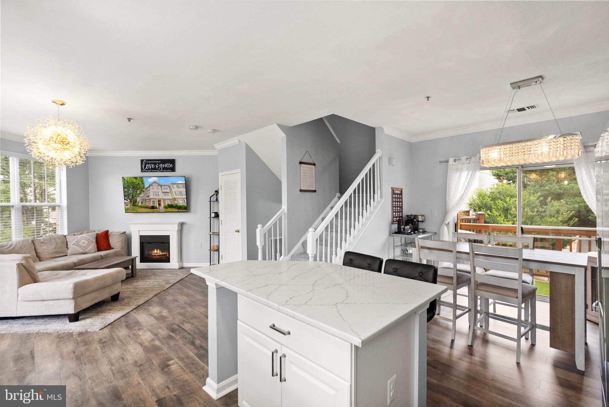 21776 Dragons Green Sq