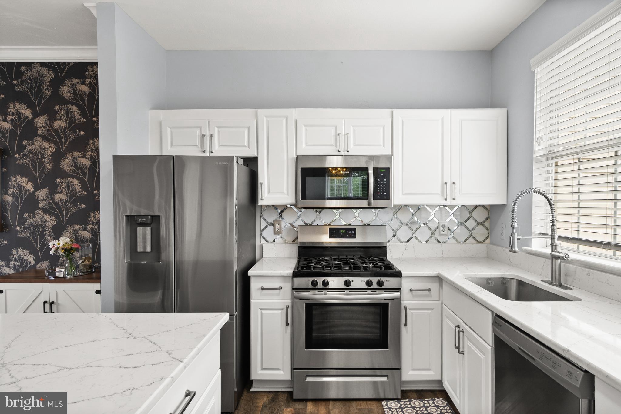 21776 Dragons Green Sq