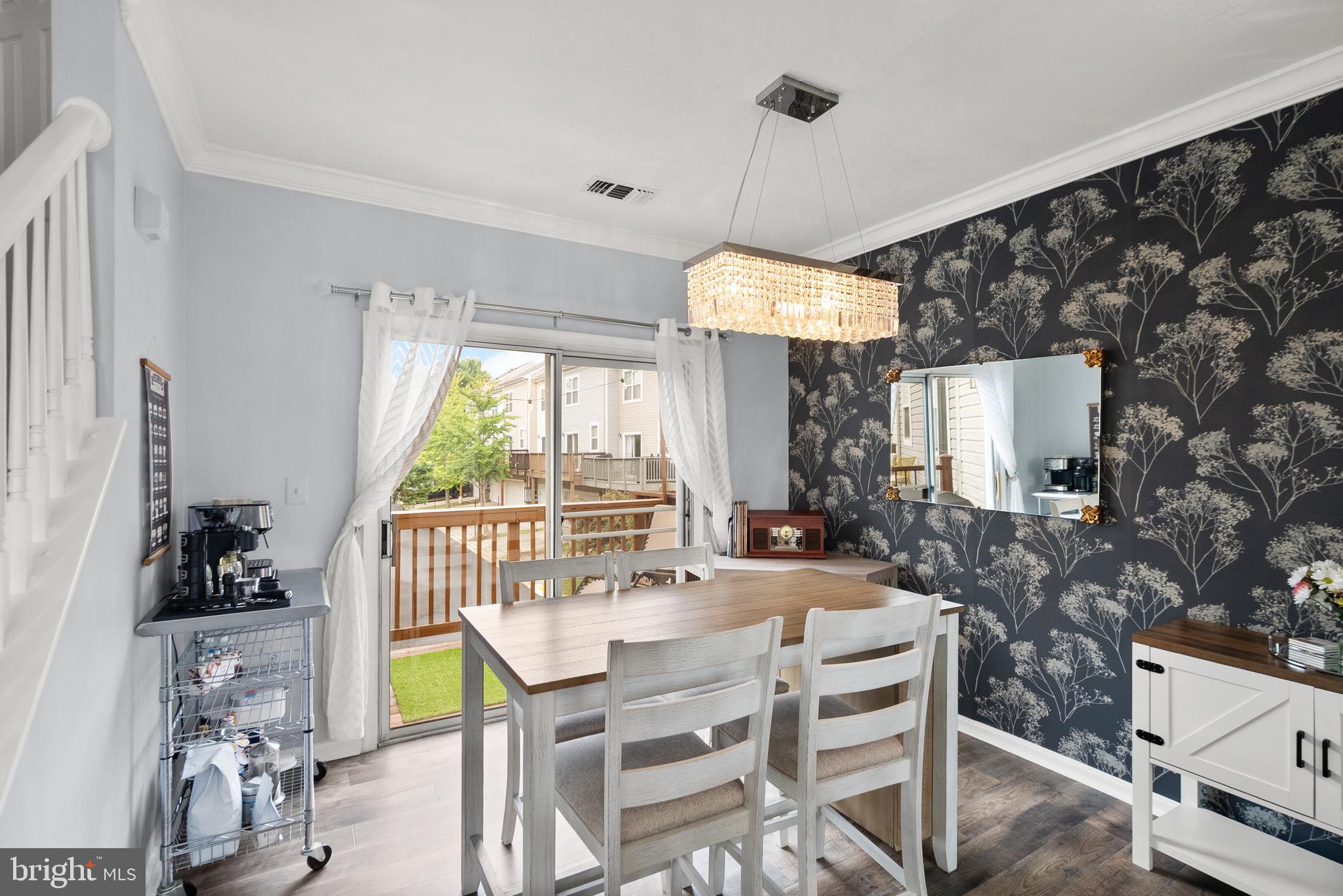 21776 Dragons Green Sq