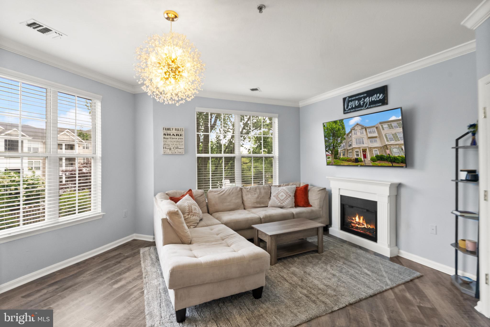 21776 Dragons Green Sq