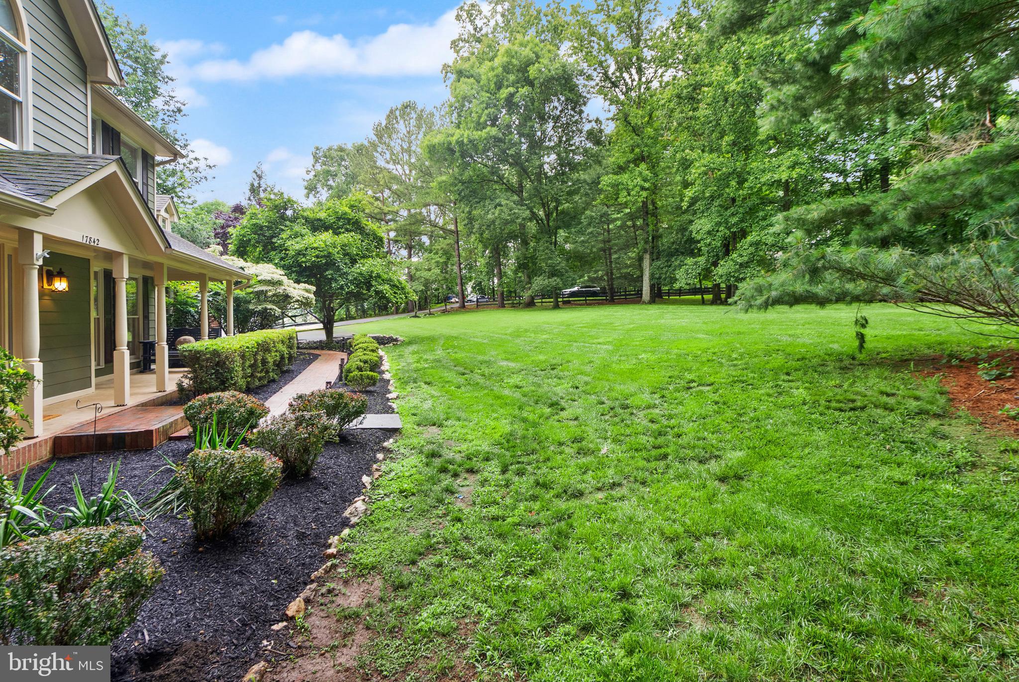 17842 OAKMONT WAY