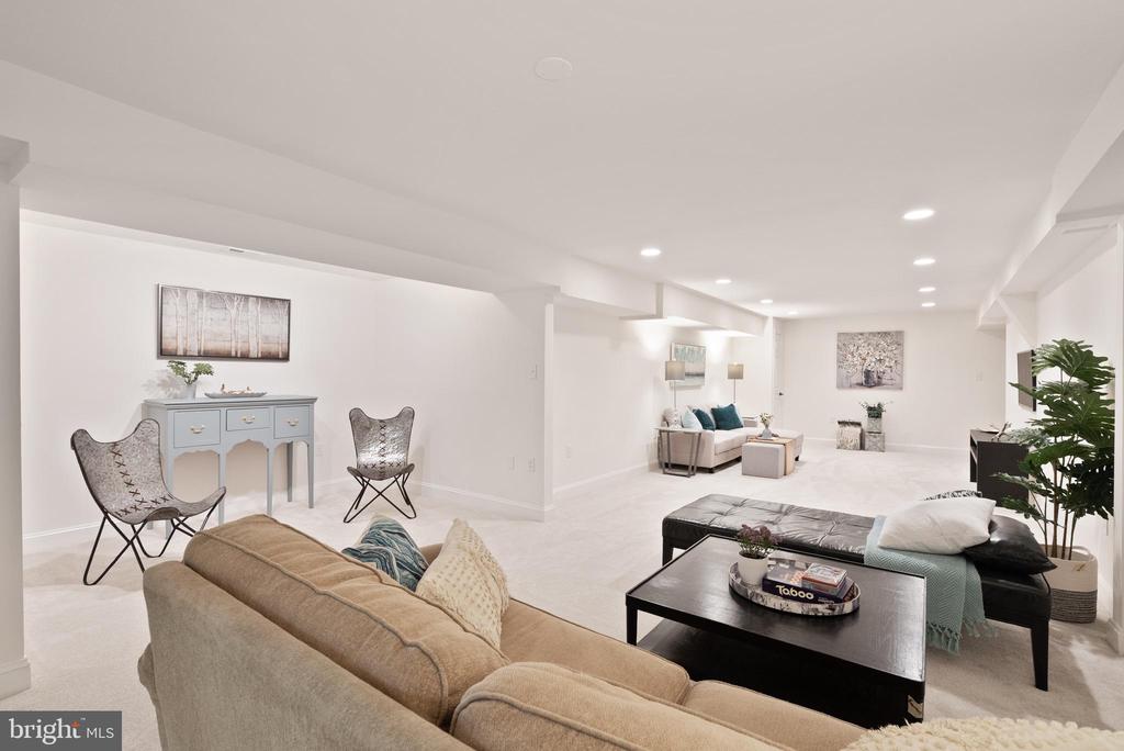 17842 OAKMONT WAY