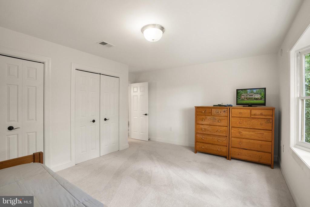 17842 OAKMONT WAY