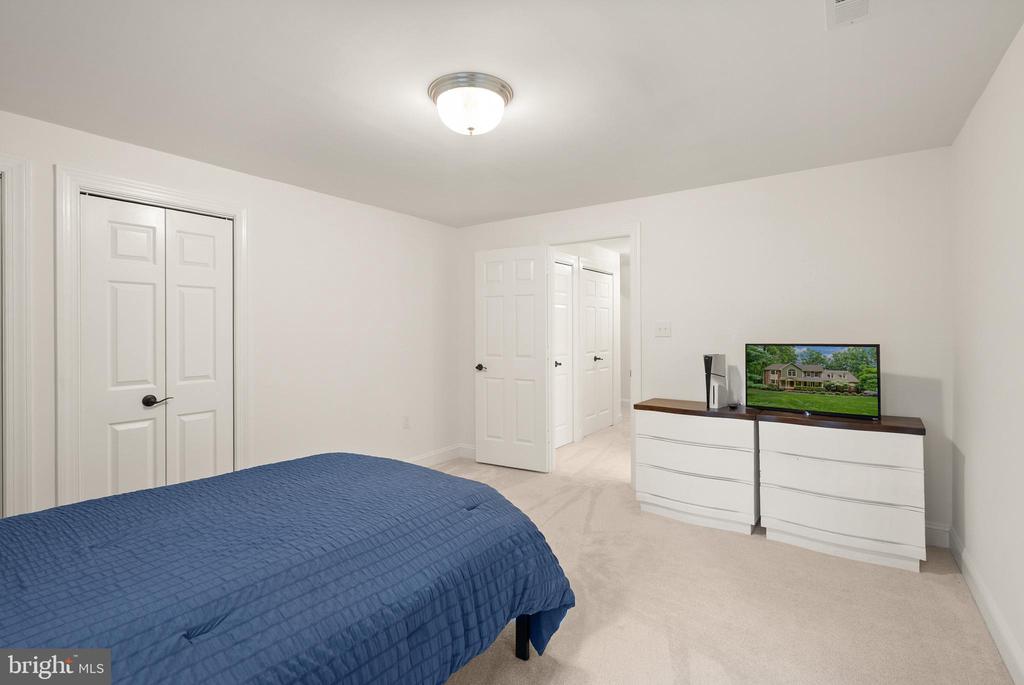 17842 OAKMONT WAY