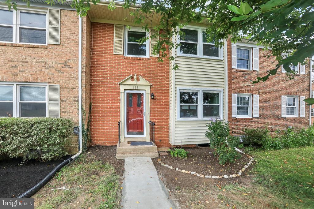 123 DAVIS AVENUE SW