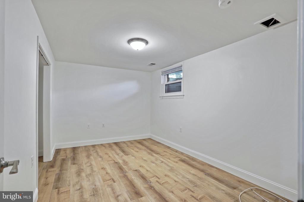 123 DAVIS AVENUE SW