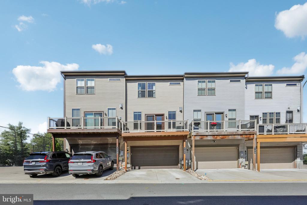 127 TOLOCKA TERRACE NE