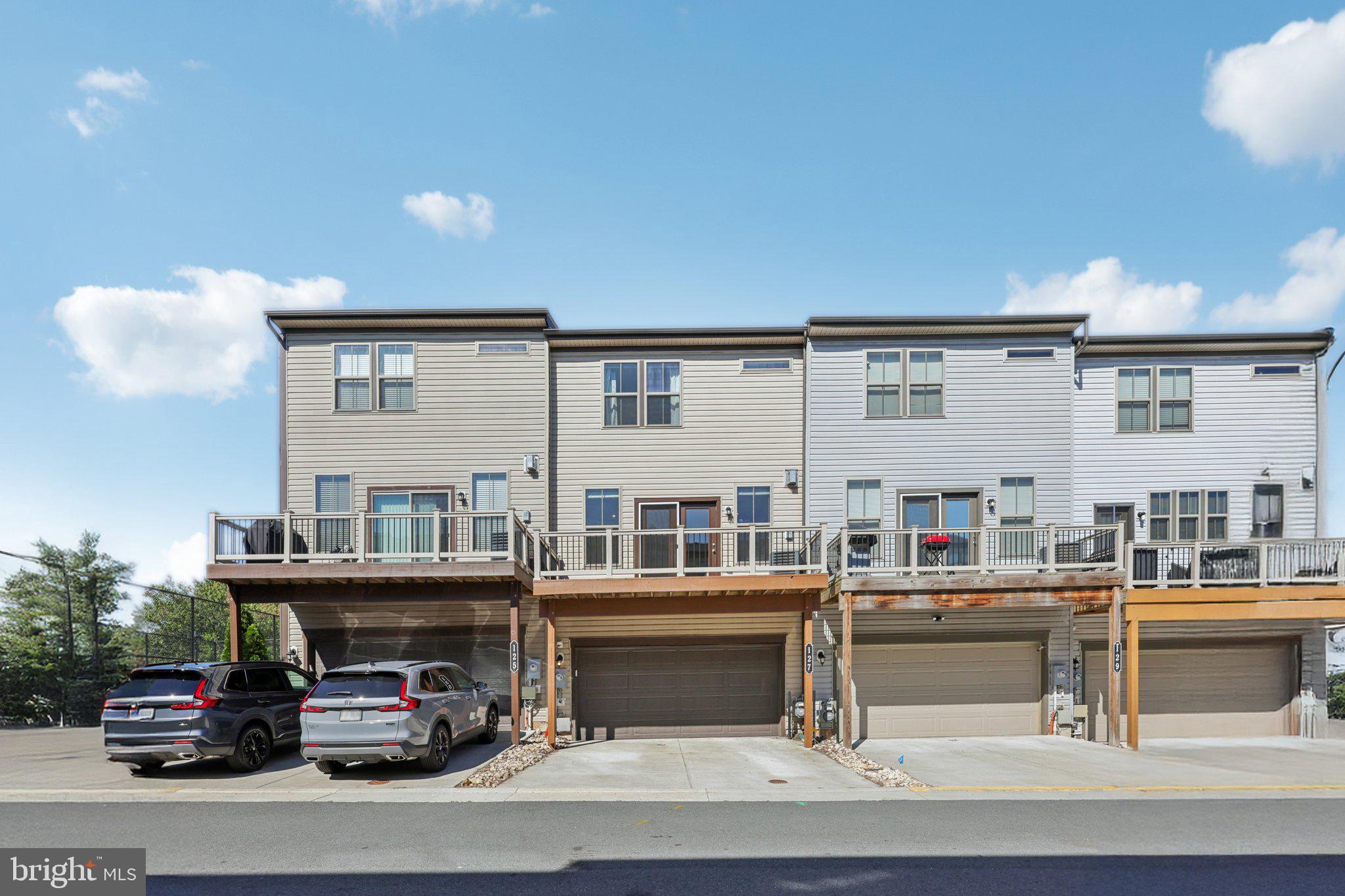 127 TOLOCKA TERRACE NE