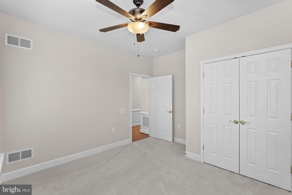 44444 OAKMONT MANOR SQUARE