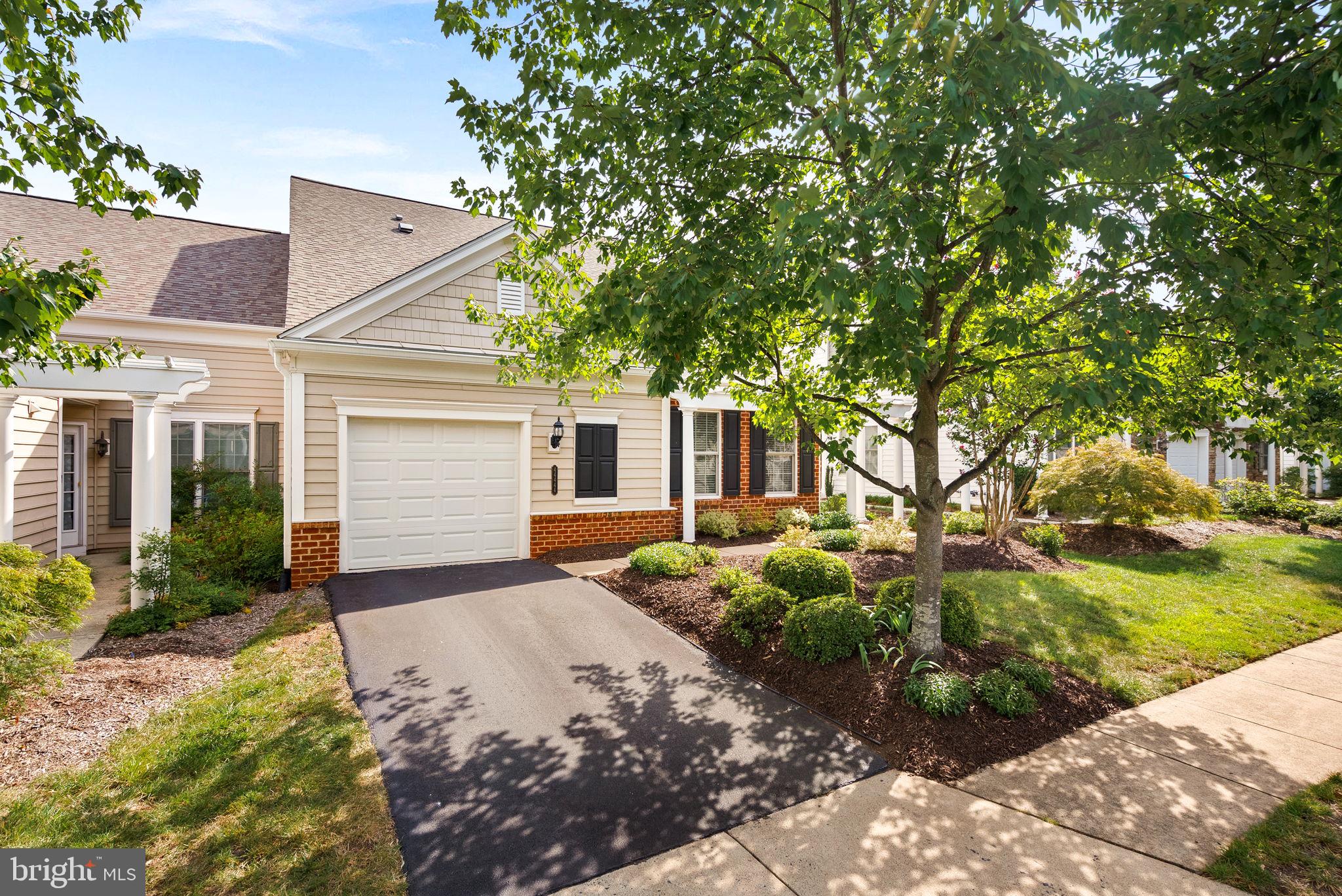 44444 OAKMONT MANOR SQUARE