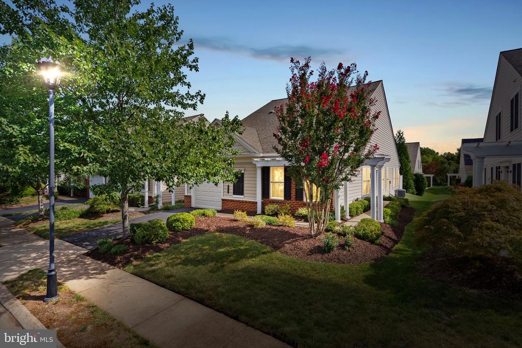 44444 OAKMONT MANOR SQUARE