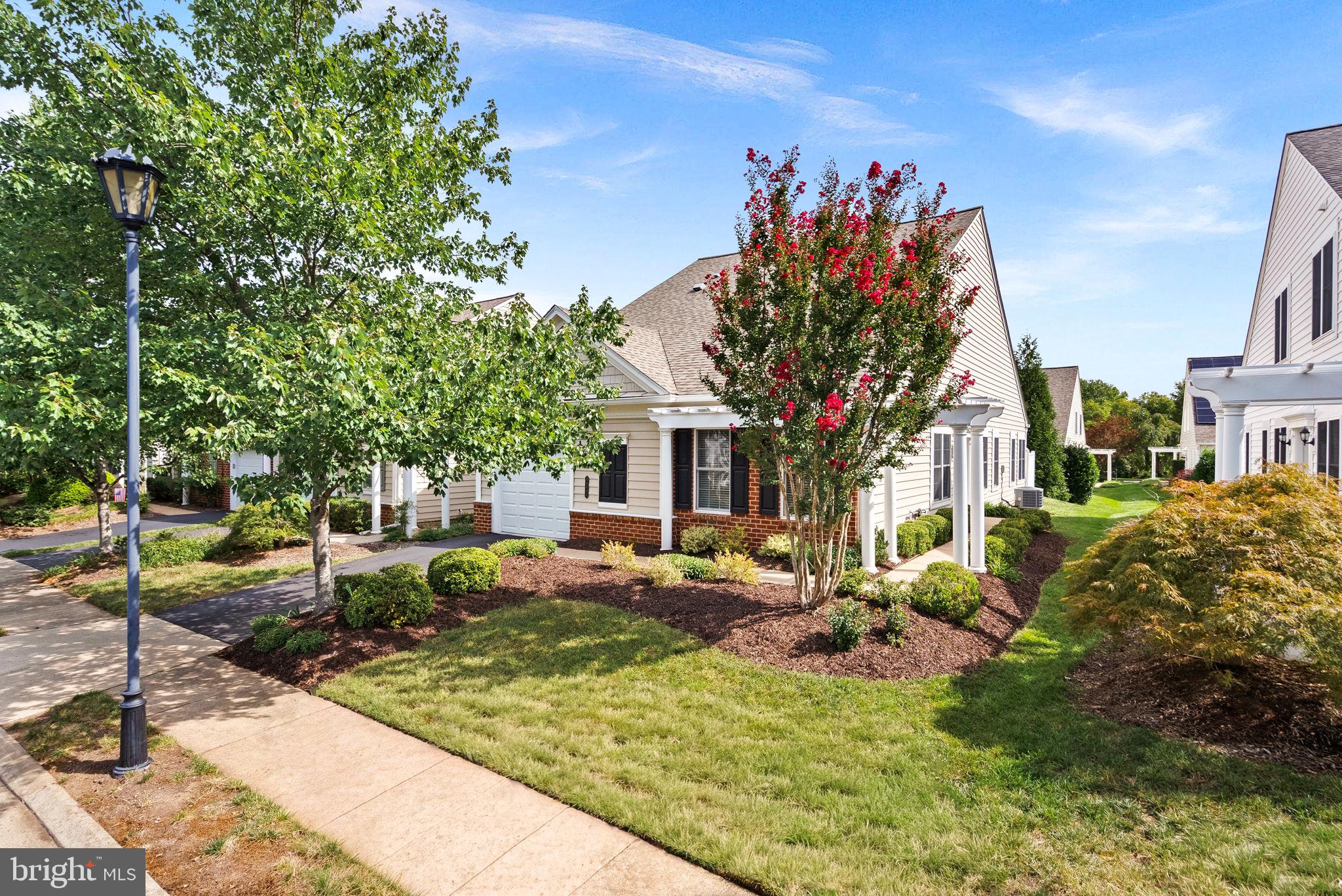 44444 OAKMONT MANOR SQUARE