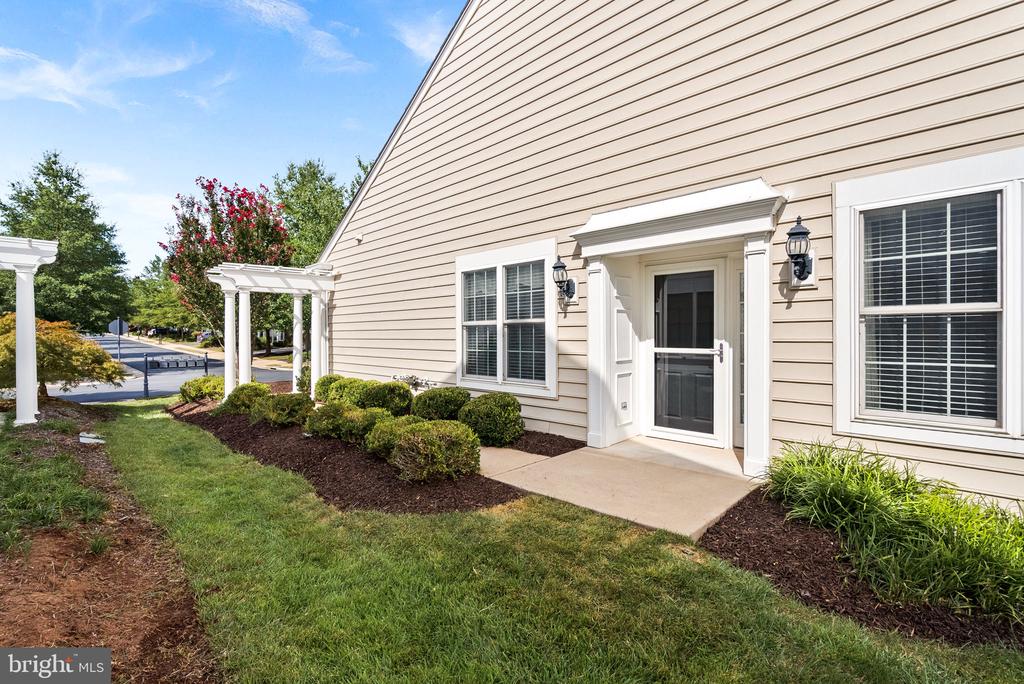 44444 OAKMONT MANOR SQUARE