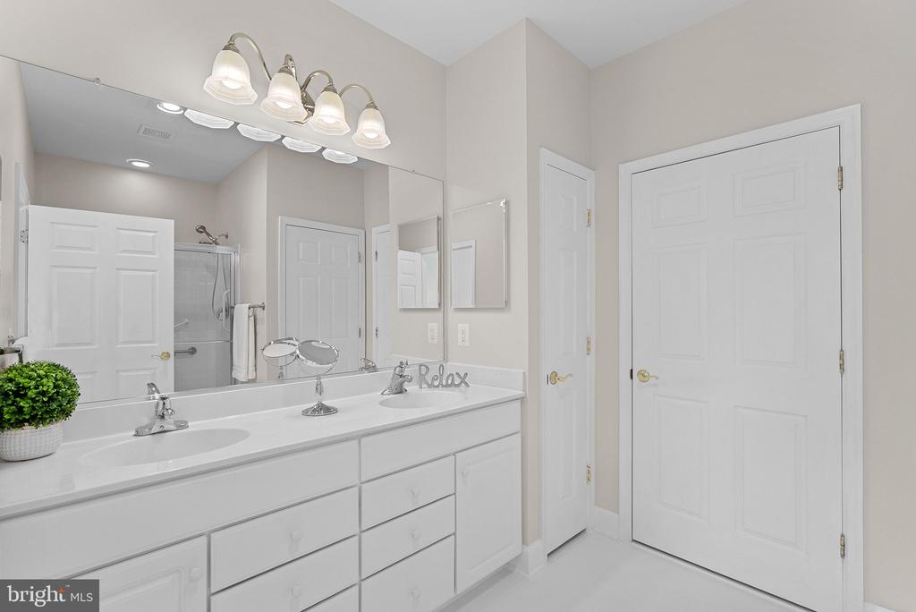 44444 OAKMONT MANOR SQUARE