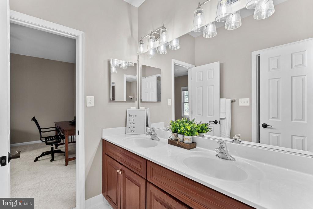 43074 ROCKY RIDGE COURT