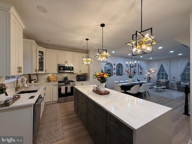 45525 GRAND CENTRAL SQUARE