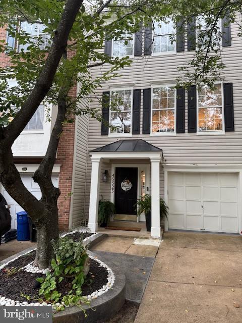 45525 GRAND CENTRAL SQUARE