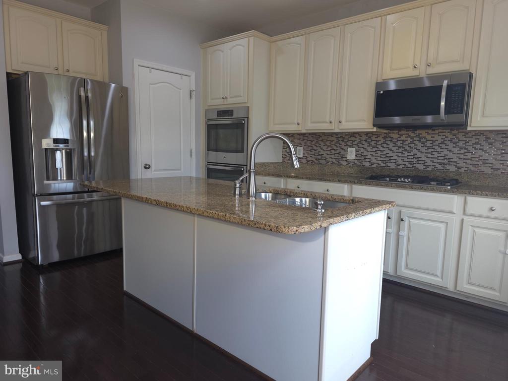 25049 GREEN MOUNTAIN TERRACE