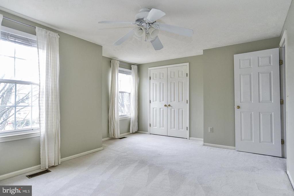 43859 CHLOE TERRACE