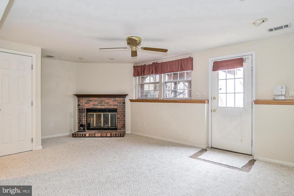 43859 CHLOE TERRACE
