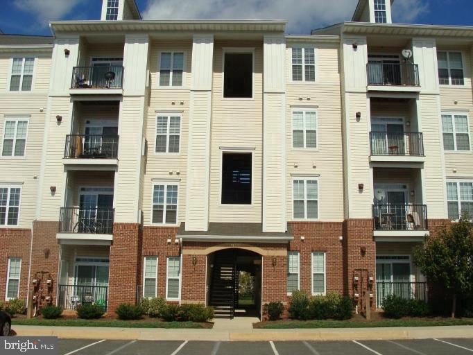 21222 MCFADDEN SQUARE 209