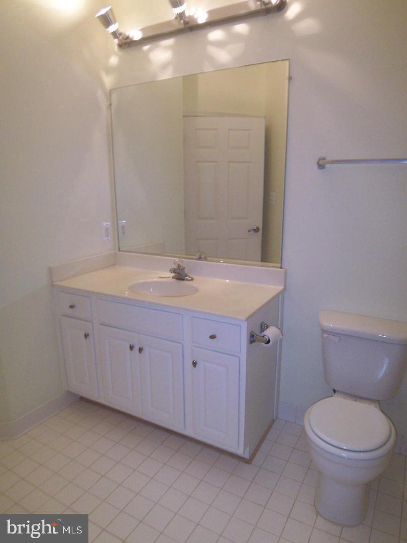 21222 MCFADDEN SQUARE 209