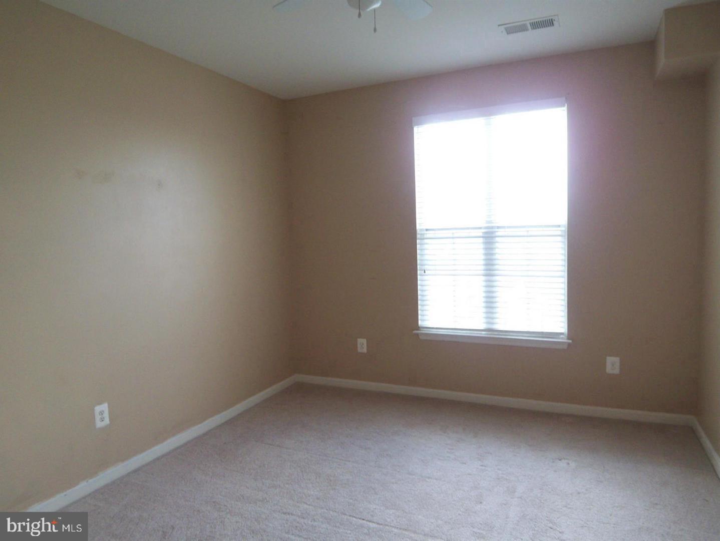 21222 MCFADDEN SQUARE 209