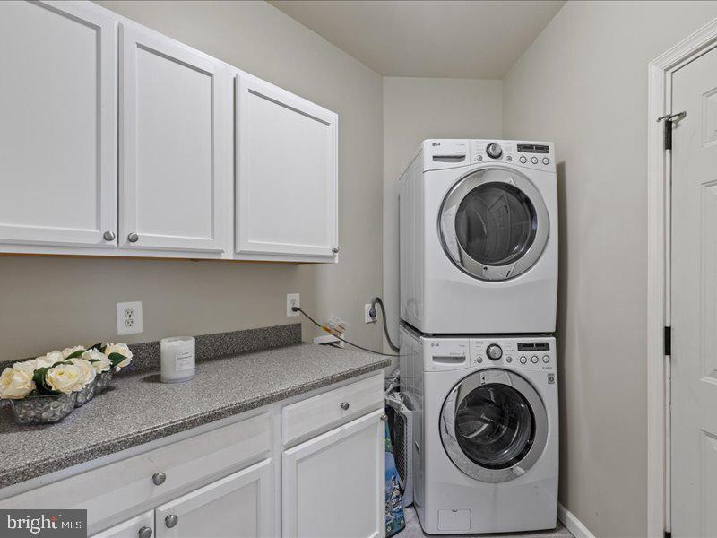 43036 HEDGEAPPLE COURT