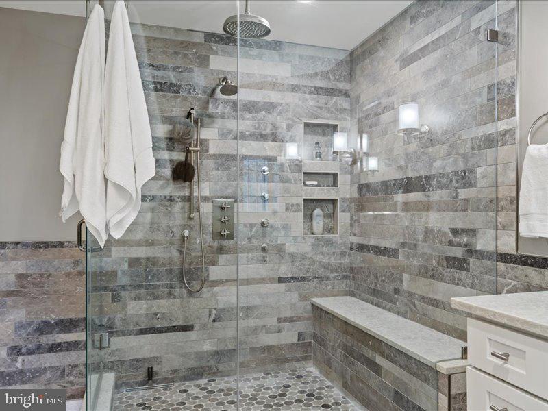 43036 HEDGEAPPLE COURT