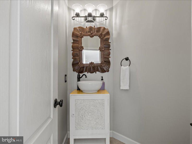 43036 HEDGEAPPLE COURT